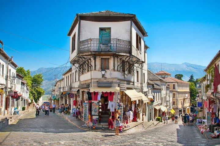 Viagem de um dia: Gjirokastër, Blue Eye e Castelo Porto Palermo