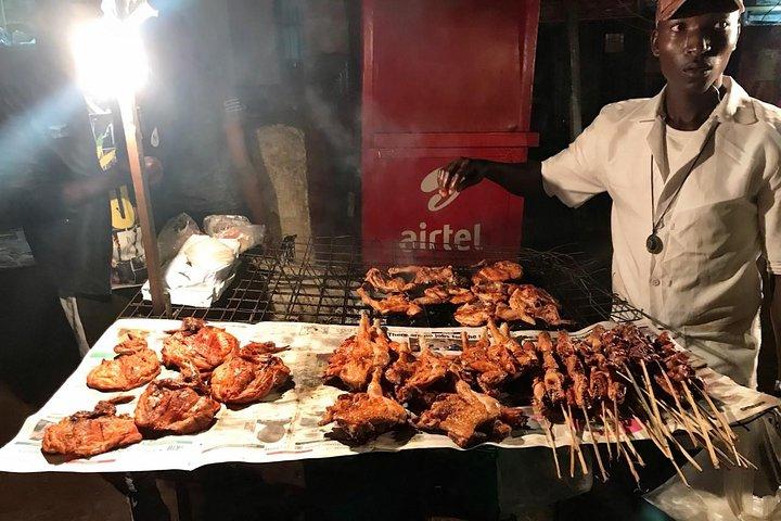 Excursão Noturna Boda Boda Street Food