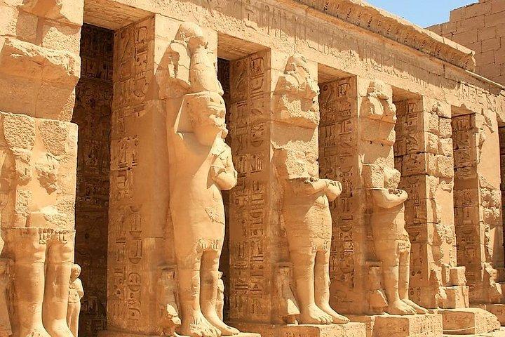 Luxor Full Day Esplora la West Bank Valley of the Kings e Queens con il tempio di Habu