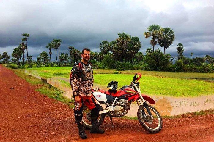 シェムリアップ 1 日ダートバイク MotorbikeTour