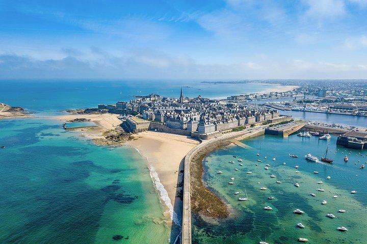 レンヌから地元のドライバー、モンサンミッシェルとサンマロとの日帰り旅行8時間