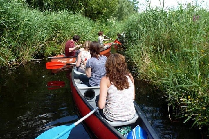 Guided Canoe Adventure with Picnic Lunch in Waterland from Amsterdam