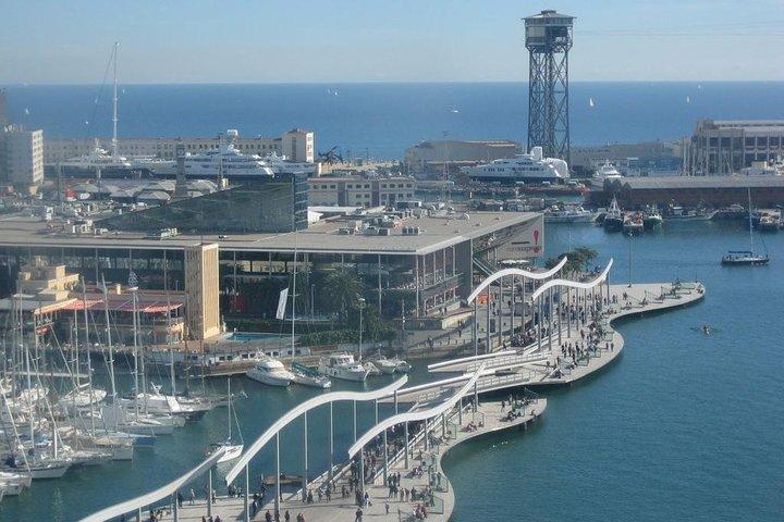 Barcelona Tour Kontraste 4 Stunden - Reduzierte Gruppe Abholung Hotel von Barcelona