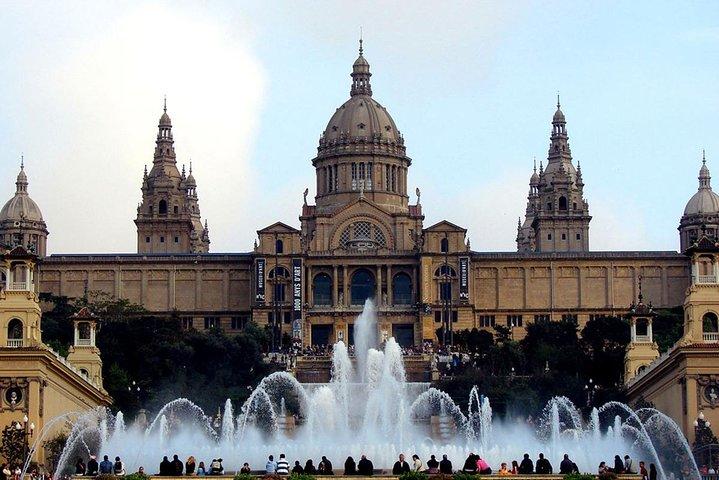Barcelona Tour kontraster 4 timer - Lille gruppe afhentningshotel fra Barcelona