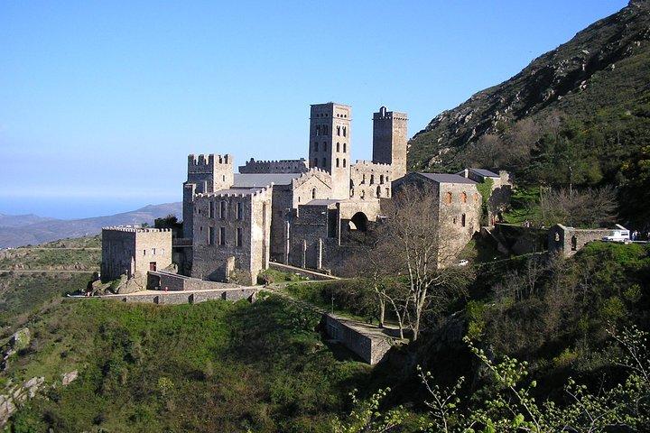 Dalí & Sant Pere De Rodes - grupo pequeno e hotel com partida em Palamós
