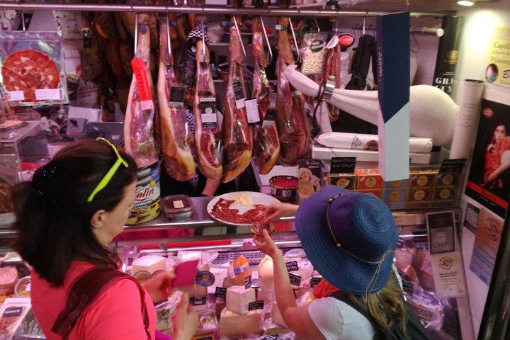 Central Market & Hidden Tapas Bars Tour em Alicante