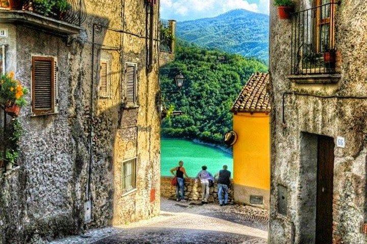 Randonnée au château du lac et bonne nourriture!