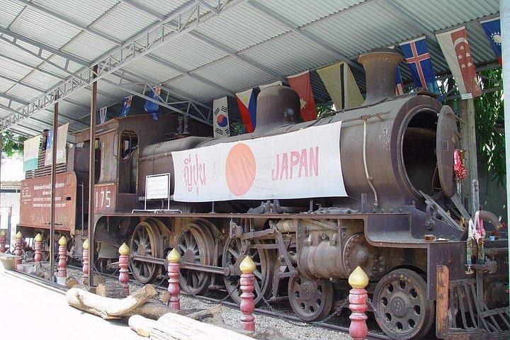 バンコクからカンチャナブリ旅行への列車旅行死の鉄道橋クワイ川の橋