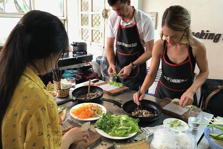 ハノイの伝統料理5選（市場見学付き）