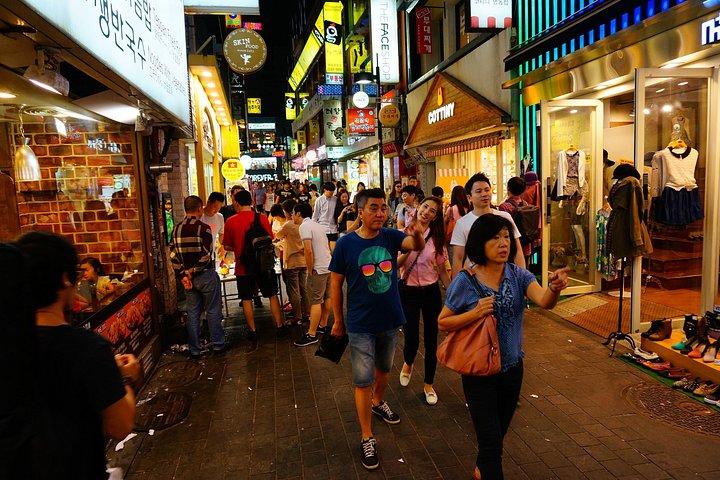 プライベートソウルナイトツアー：K-BBQ、南山公園、Nタワー、市場...
