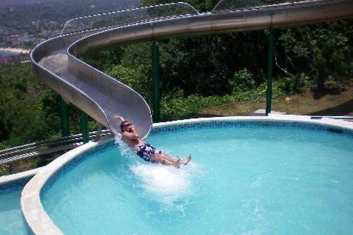 Jamaica Bobsled & Dunns River Falls Adventure Tour fra Port Antonio