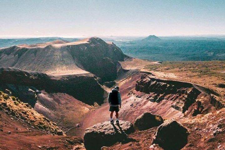 ロトルアハイキング：タラウェラ山ガイド付き火山噴火口体験