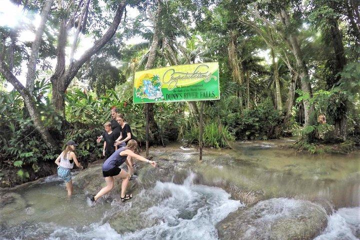 Dunn's River Falls og Ocho Rios Shopping Tour fra Montego Bay Hotels