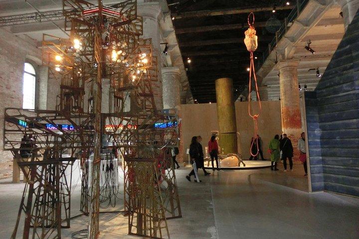 Bienal de Veneza 2026, visita com Guia Privado