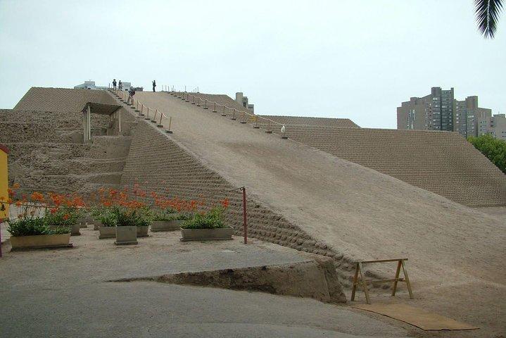 Huallacmarca Pyramid & Larco Museum - Footprints of the past