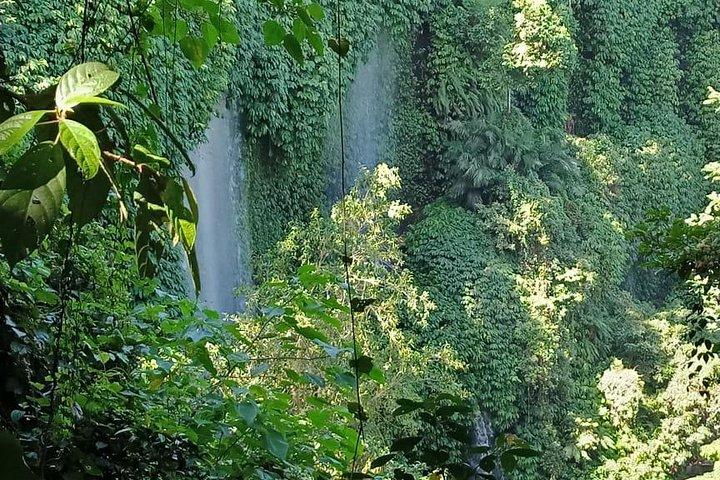 Ontdek de Benang Stokel-waterval