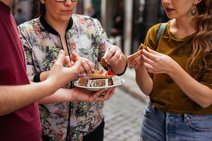 地元の人とのポルトプライベート食べ物と飲み物のテイスティングツアー