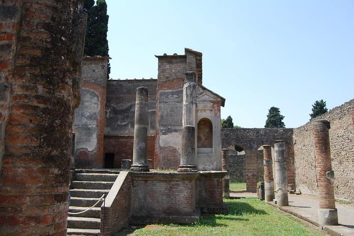 Naples Shore Excursion: the Amalfi coast and Pompeii with skip the line tickets