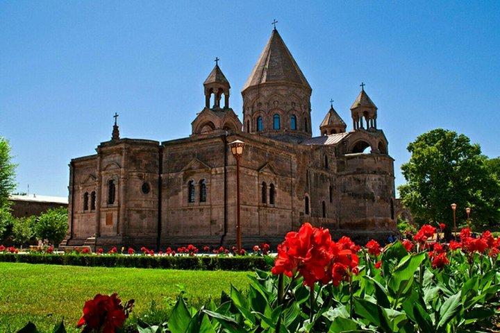 Privat tur til Echmiadzin, Sardarapat, Zvartnots