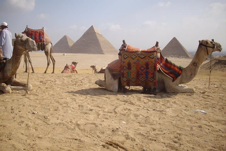 VIP Private tour to Pyramids of Giza and Sphinx