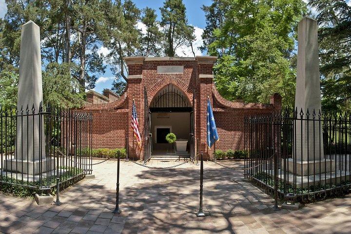 Mount Vernon & Old Town Alexandria Tour with Historian Guide