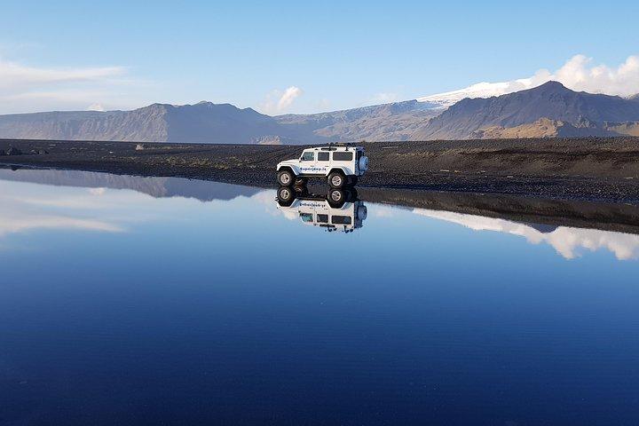 Privat Superjeep Full-Day South Coast och Eyjafjallajokull Volcano sevärdheter