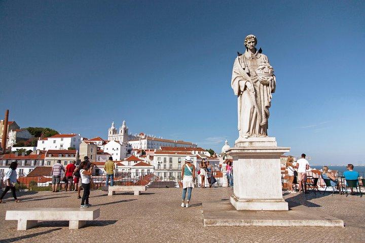 Lisbon Highlights Private Tour with Van and Local Guide 4H
