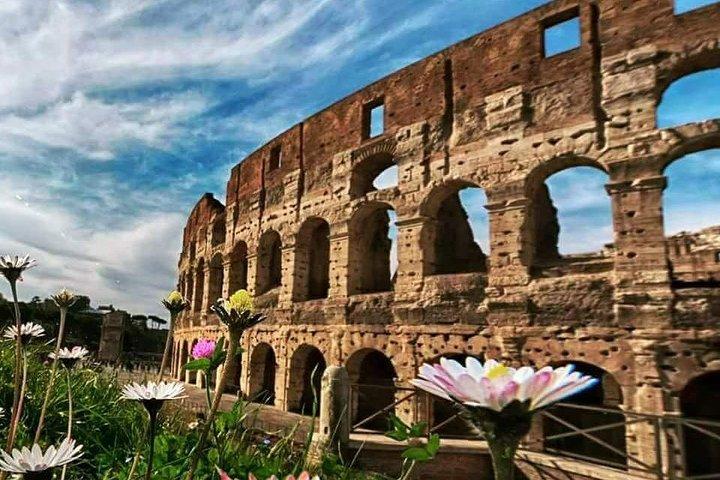 Recorrido por las principales atracciones de la antigua y moderna Roma.