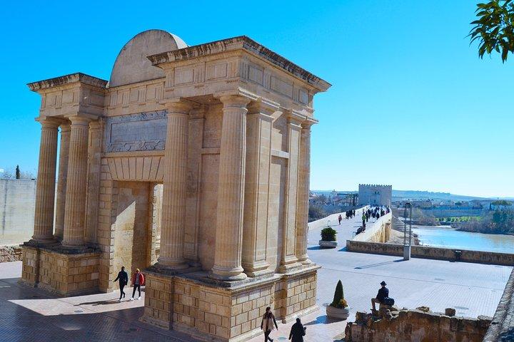 Visita guidata della moschea-cattedrale e del quartiere ebraico