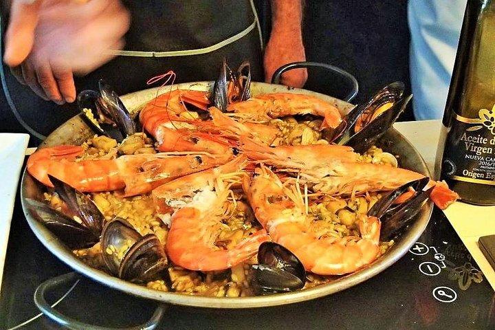 バルセロナのパエリアとタパスの料理教室
