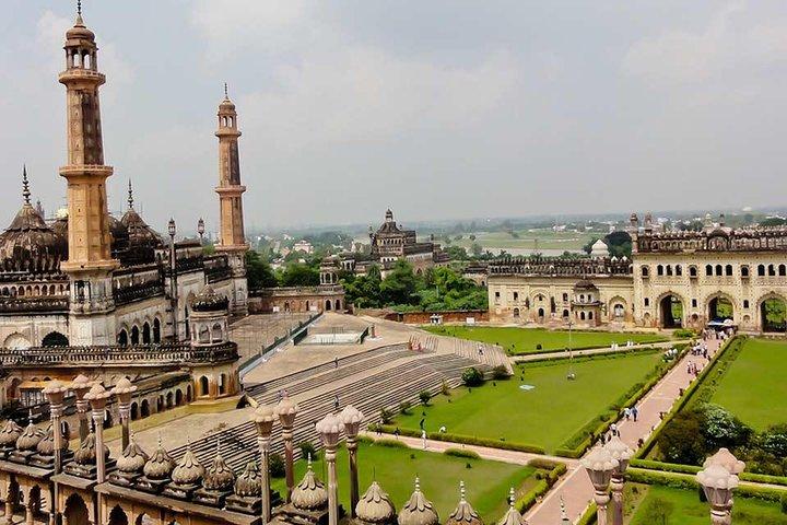 Affordable transfer from Agra to Lucknow
