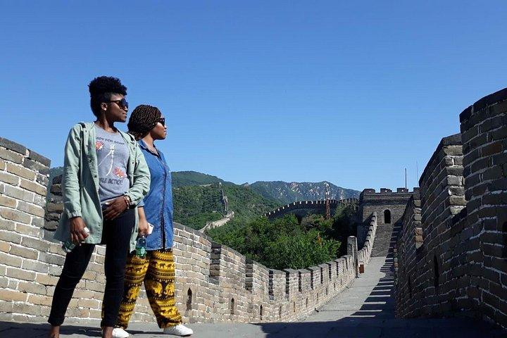 Great Wall Layover Small Group Tour (9AM-1PM)