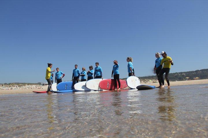 L'instructeur de surf à Costa da Caparica