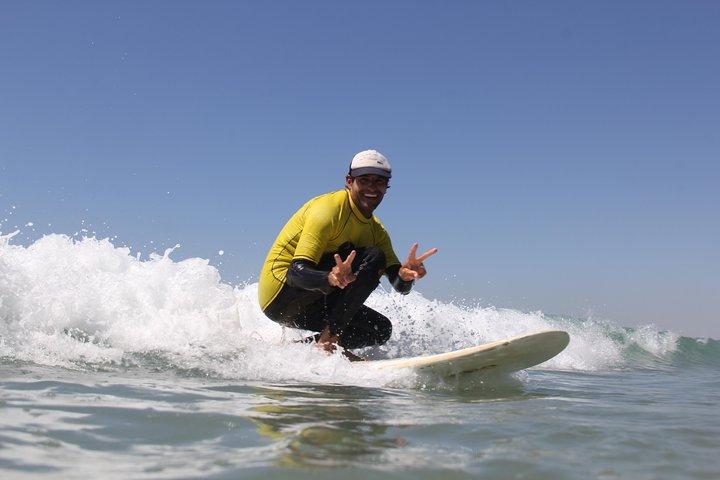 L'instructeur de surf à Costa da Caparica