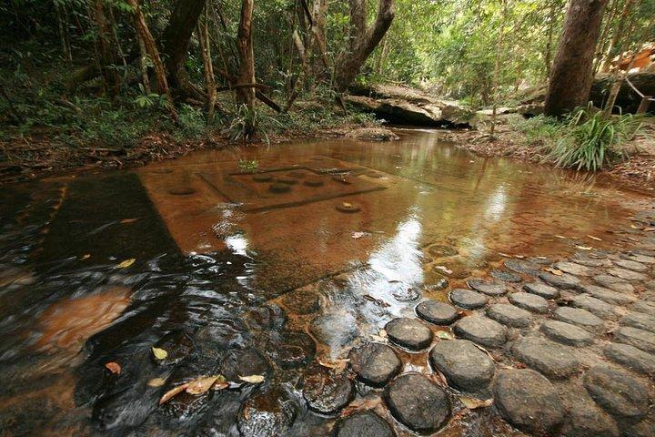 Private Kulen Waterfall & 1000 Lingas Tour