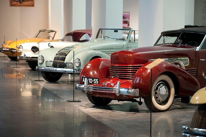 行列をスキップ：マラガ自動車とファッション博物館の入場券