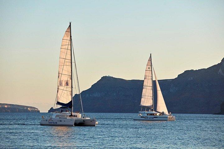 サントリーニ島から島の宝石への代替の朝旅行