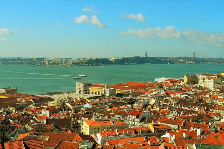 Tour privato della città di Lisbona di 4 ore con autista e Guida ufficiale