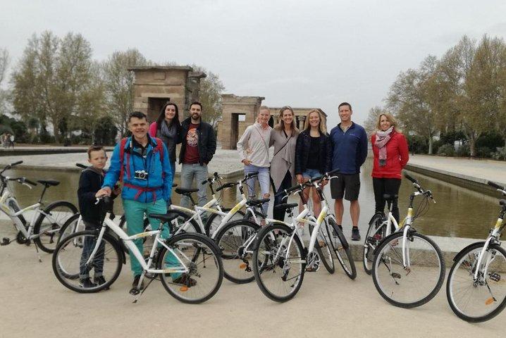 Recorrido turístico divertido en Madrid en bicicleta de 3 horas: Love Madrid