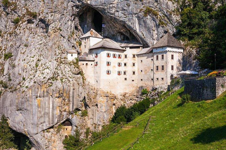 Grotte de Postojna et château de Predjama demi-journée – tous les billets inclus