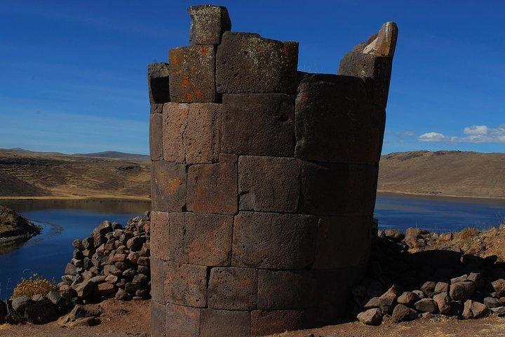 Halvdagsgrave "Chullpas" af Sillustani fra Puno