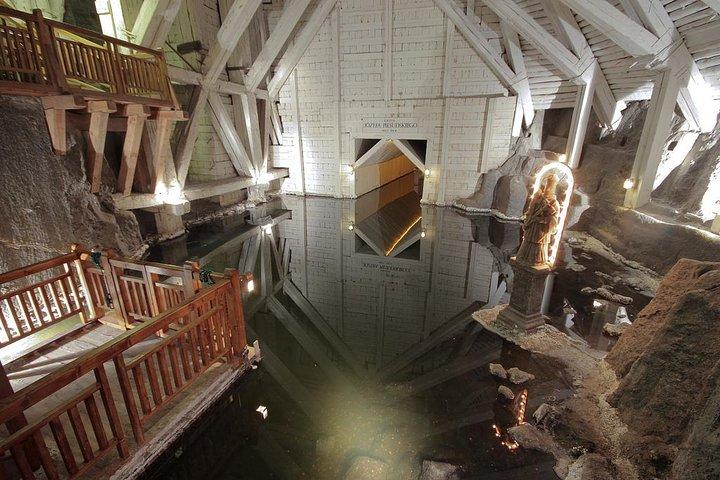 Excursão para grupos pequenos em Cracóvia e Wieliczka saindo de Varsóvia com almoço