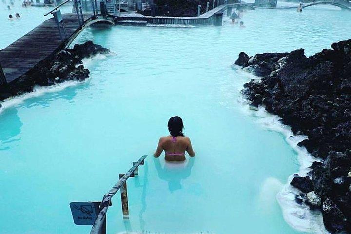 Transferência de ida e volta privada para Blue Lagoon (excluindo entrada)