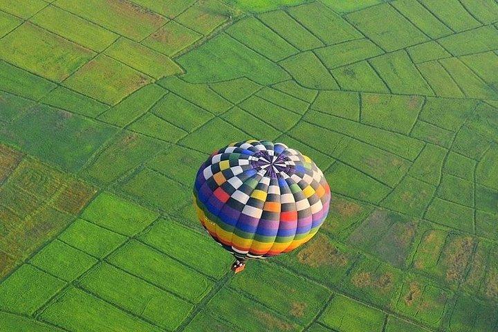 チェンマイバルーンアドベンチャー： クラシックバスケットバルーンライド