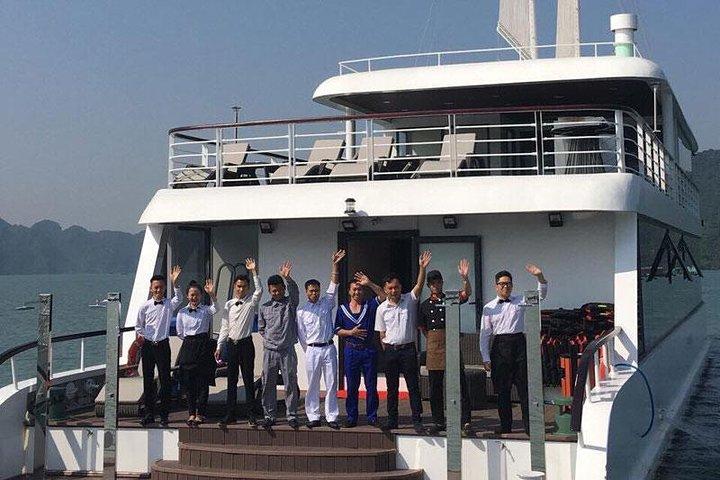 La gita di un giorno più lussuosa nella baia di Ha Long: la crociera Jadesails