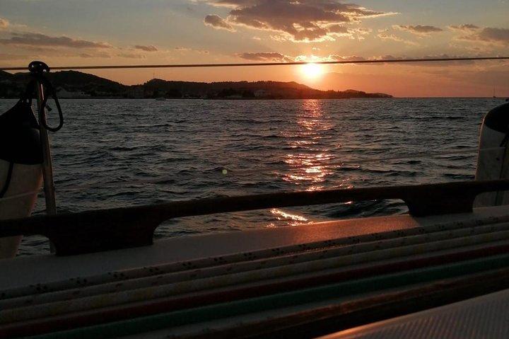 De Zadar: Tour de vela de sol privado