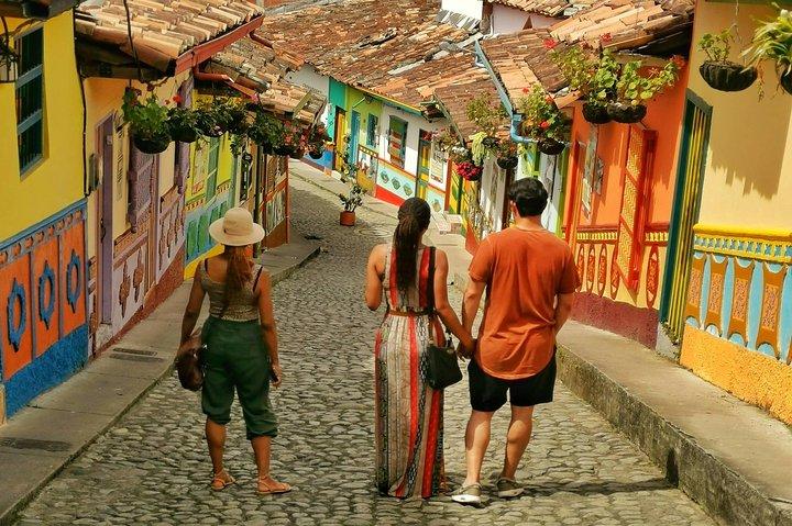 Private Guatape & HorseBack Ride Tour Door to Door From Medellin