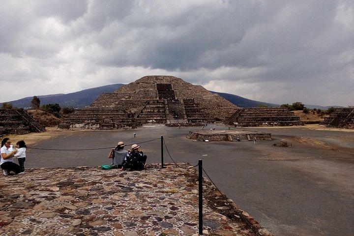 Teotihuacan Pyramids turné