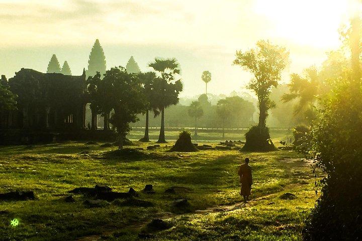 Angkor Wat & Banteay Srei 1-Day Tour