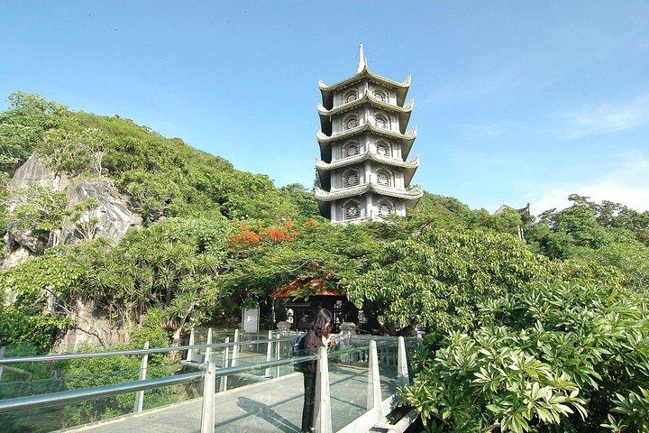ハイバンを経由してフエからホイアンへの風光明媚な旅行は車で渡します